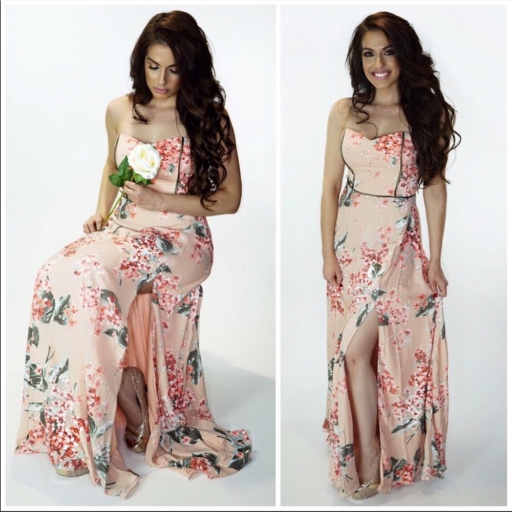New Gorgeous Blush Floral Maxi Dress With Side Slit - Picture 5 of 10